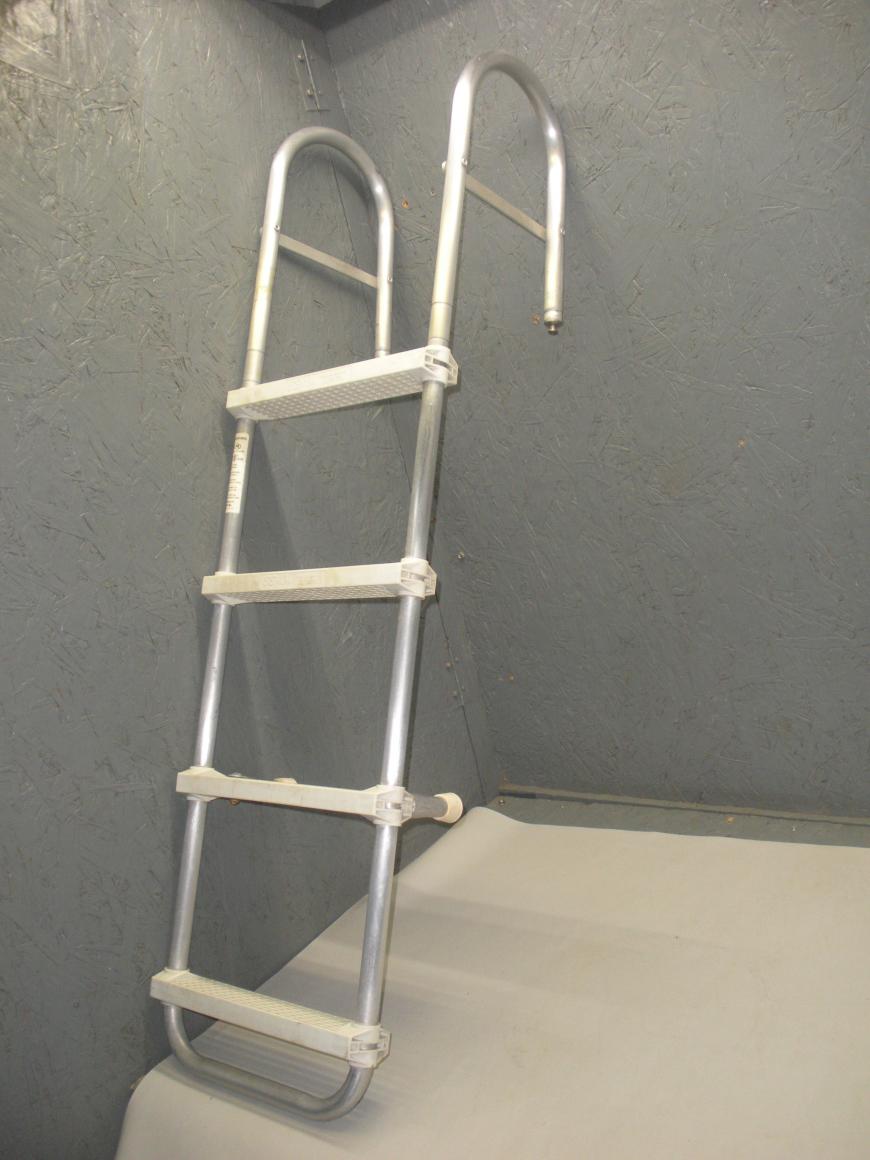 Garelick Shur-Loc 4 Step Pontoon Ladder 15420