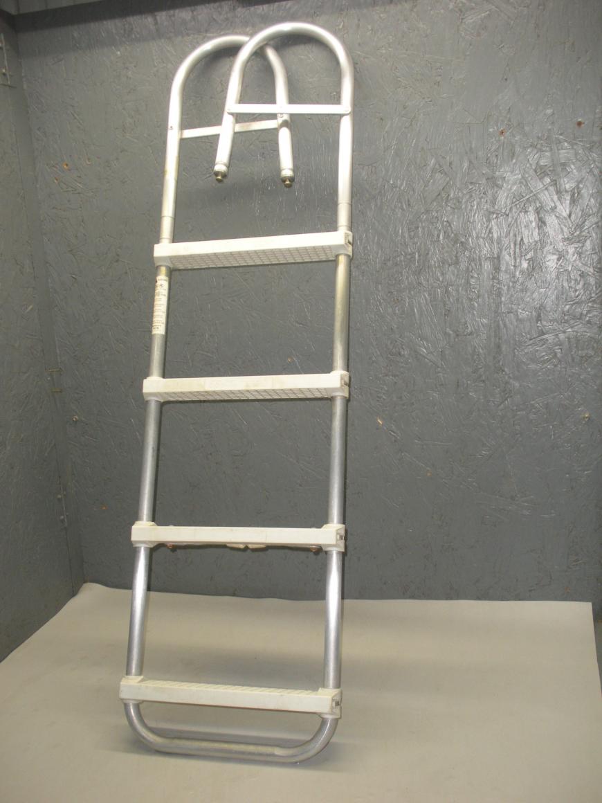 Garelick Shur-Loc 4 Step Pontoon Ladder 15420