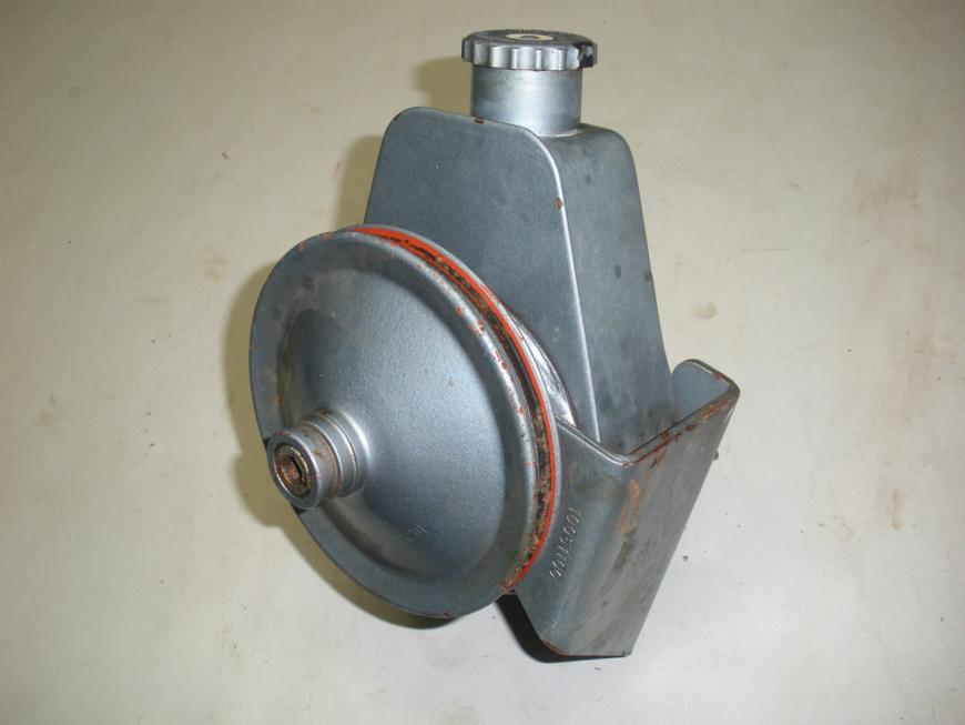 Yamaha GM 305 V/8 Power Steering Pump, Pulley and Bracket